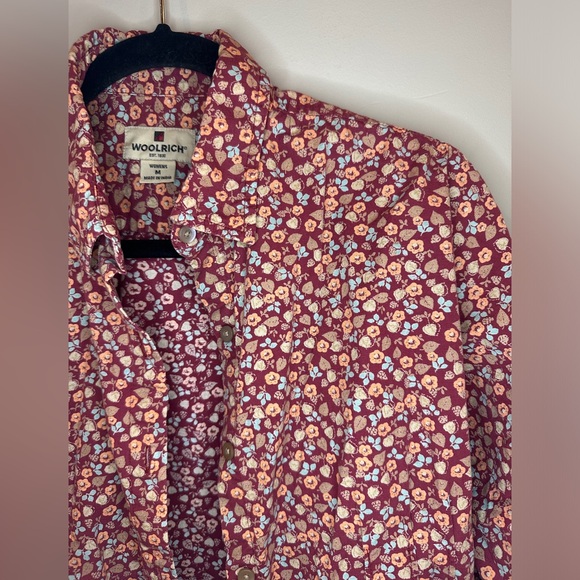 Women’s Woolrich size medium 100% cotton floral button down blouse - Picture 3 of 6